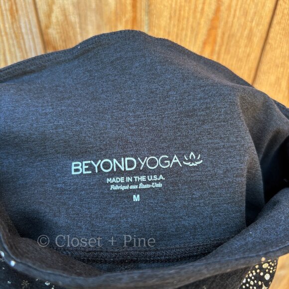 Beyond Yoga Spacedye Foil‎ Galaxy Print High Waisted Midi Leggings Size Medium - Picture 4 of 14